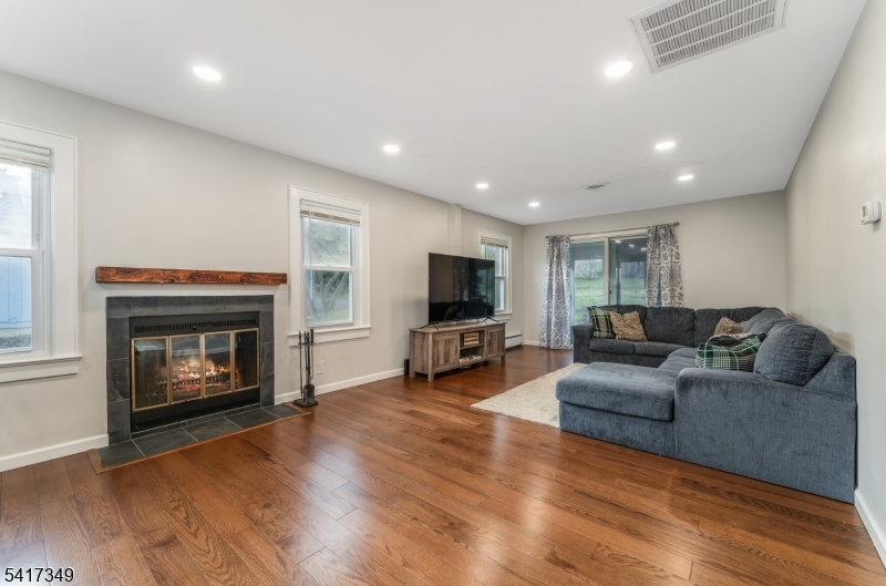 155 Center Street Clinton, NJ 08809 - Photo 12 of 36