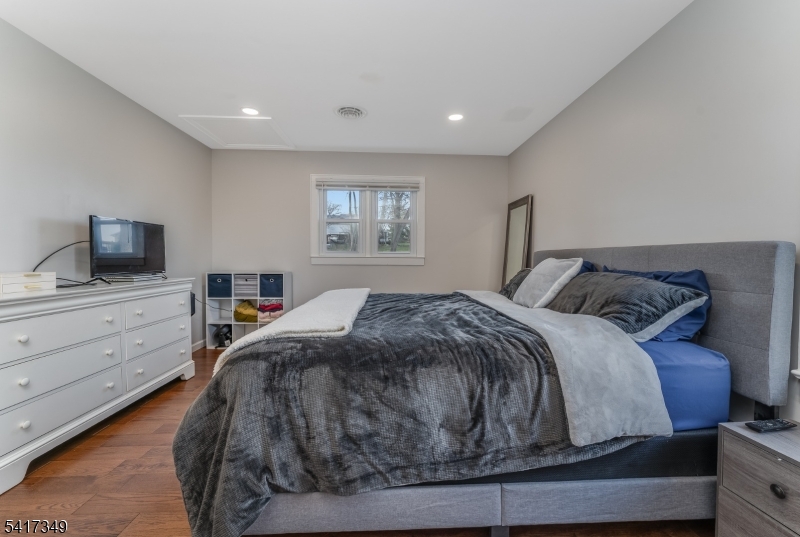 155 Center Street Clinton, NJ 08809 - Photo 17 of 36