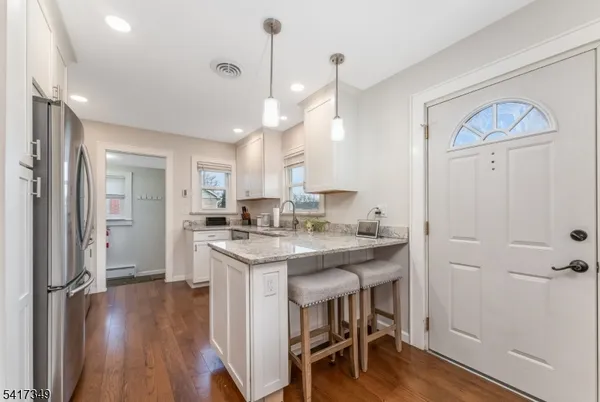 $2,250 | 155 Center Street, Clinton, NJ 08809