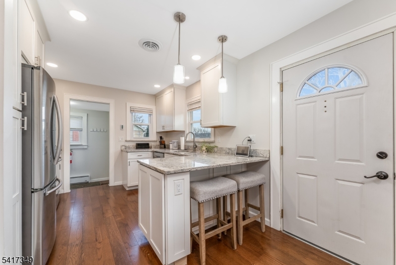 155 Center Street Clinton, NJ 08809 - Photo 6 of 36