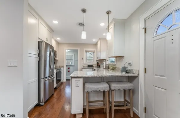 $2,250 | 155 Center Street, Clinton, NJ 08809