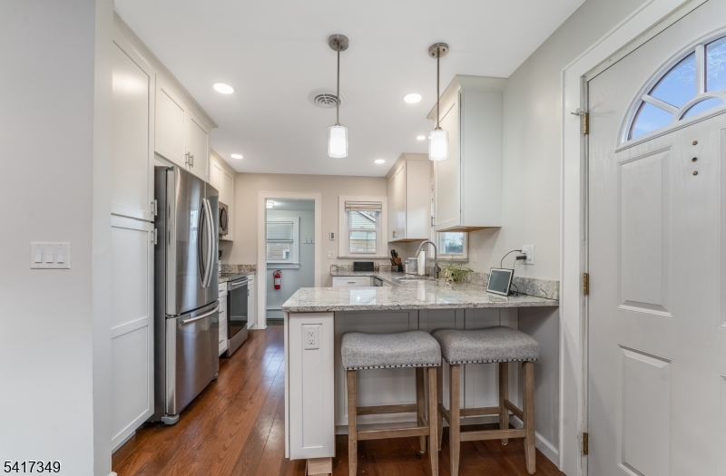 155 Center Street Clinton, NJ 08809 - Photo 7 of 36