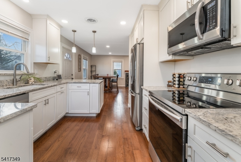 155 Center Street Clinton, NJ 08809 - Photo 8 of 36