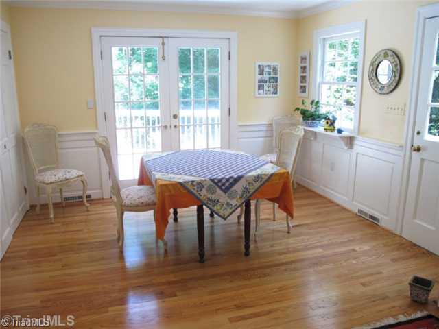 451 Archer Road Winston-Salem, NC 27106 - Photo 6 of 16 Breakfast.