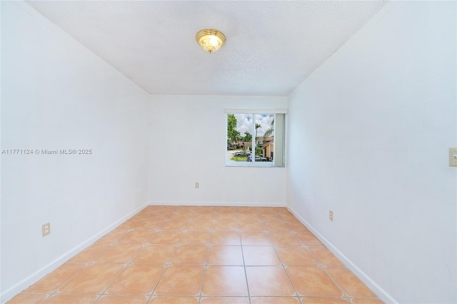 1007 Northwest 106th Ave Circle Miami, FL 33172 - Photo 37 of 41