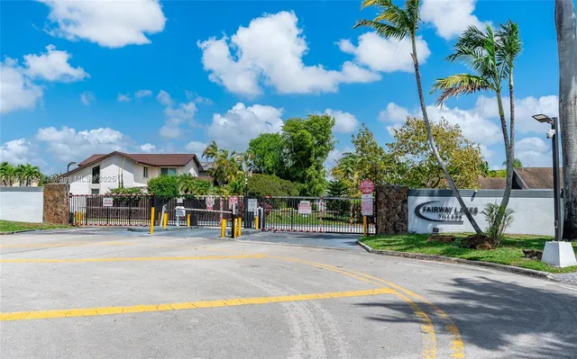 $695,000 | 1007 Northwest 106th Ave Circle, Miami, FL 33172