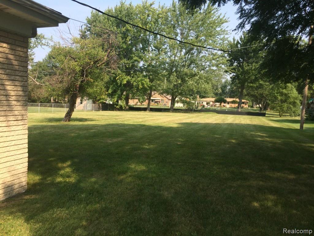 3561 Leason Road Sterling Heights, MI 48310 - Photo 2 of 19