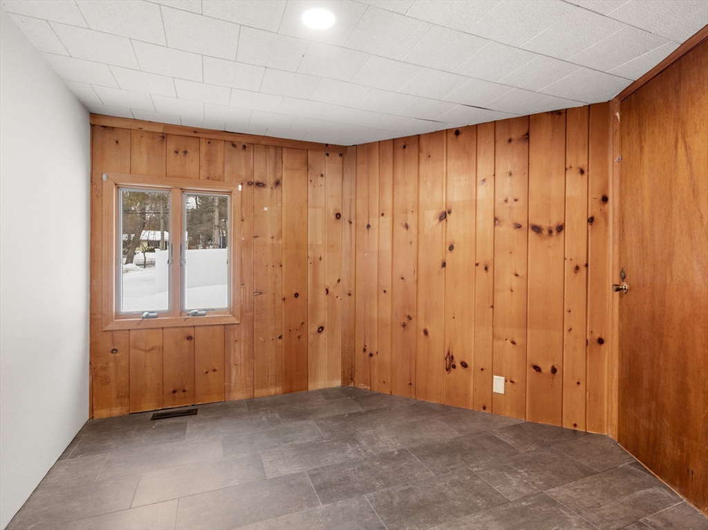 241 Mashapaug Road Holland, MA 01521 - Photo 20 of 42