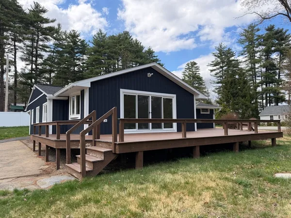 $700,000 | 241 Mashapaug Road, Holland, MA 01521
