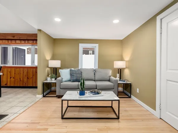 $700,000 | 241 Mashapaug Road, Holland, MA 01521