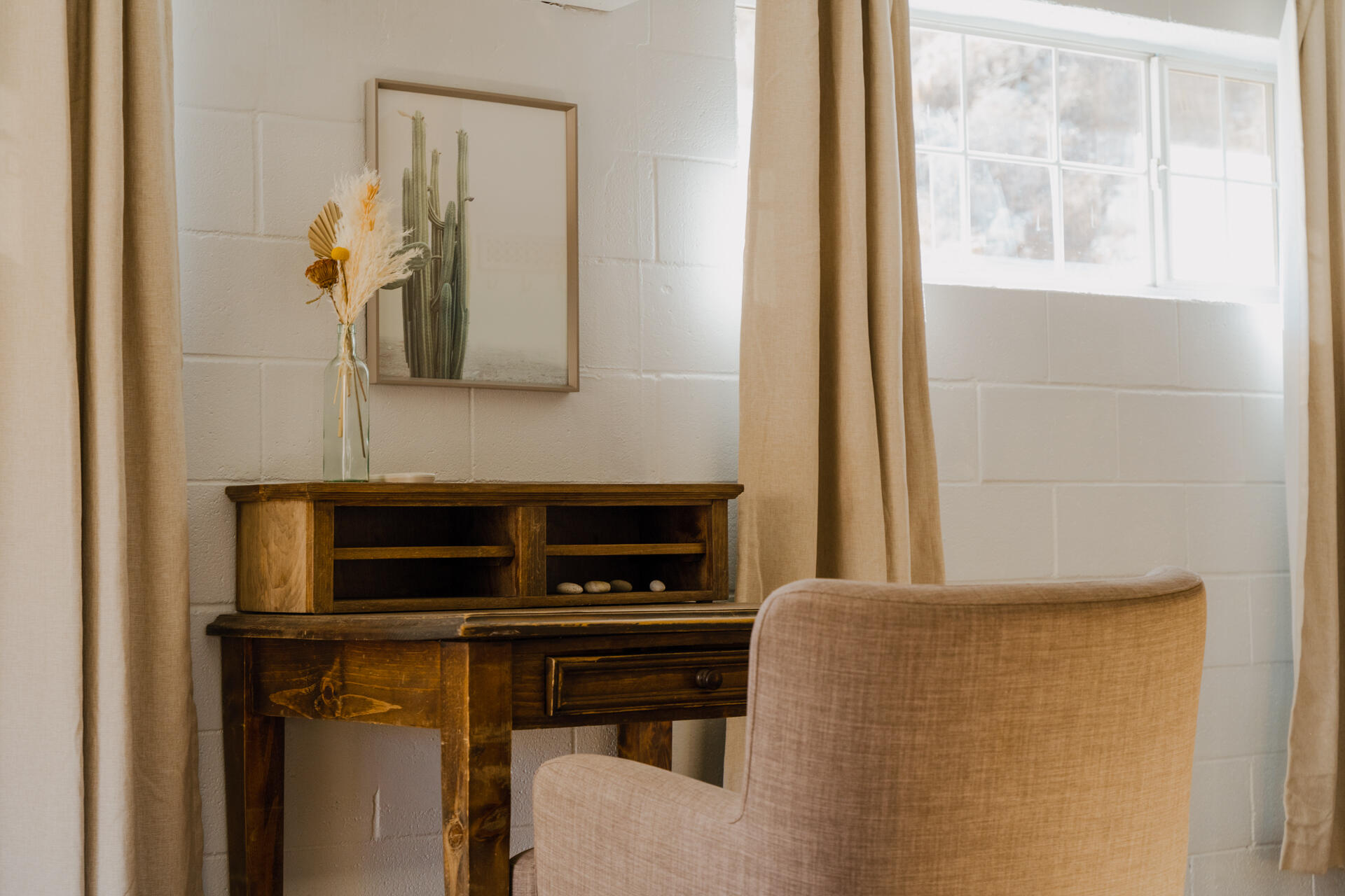 53019 Apache Trail Morongo Valley, CA 92256 - Photo 11 of 37 a kitchen with a stove and a microwave
