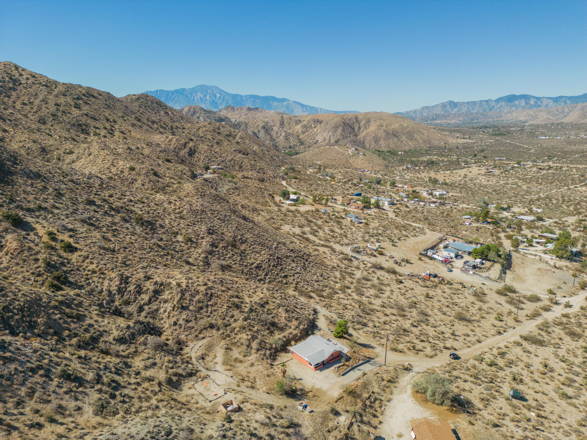 53019 Apache Trail Morongo Valley, CA 92256 - Photo 28 of 37 a view of a sky from a mountain