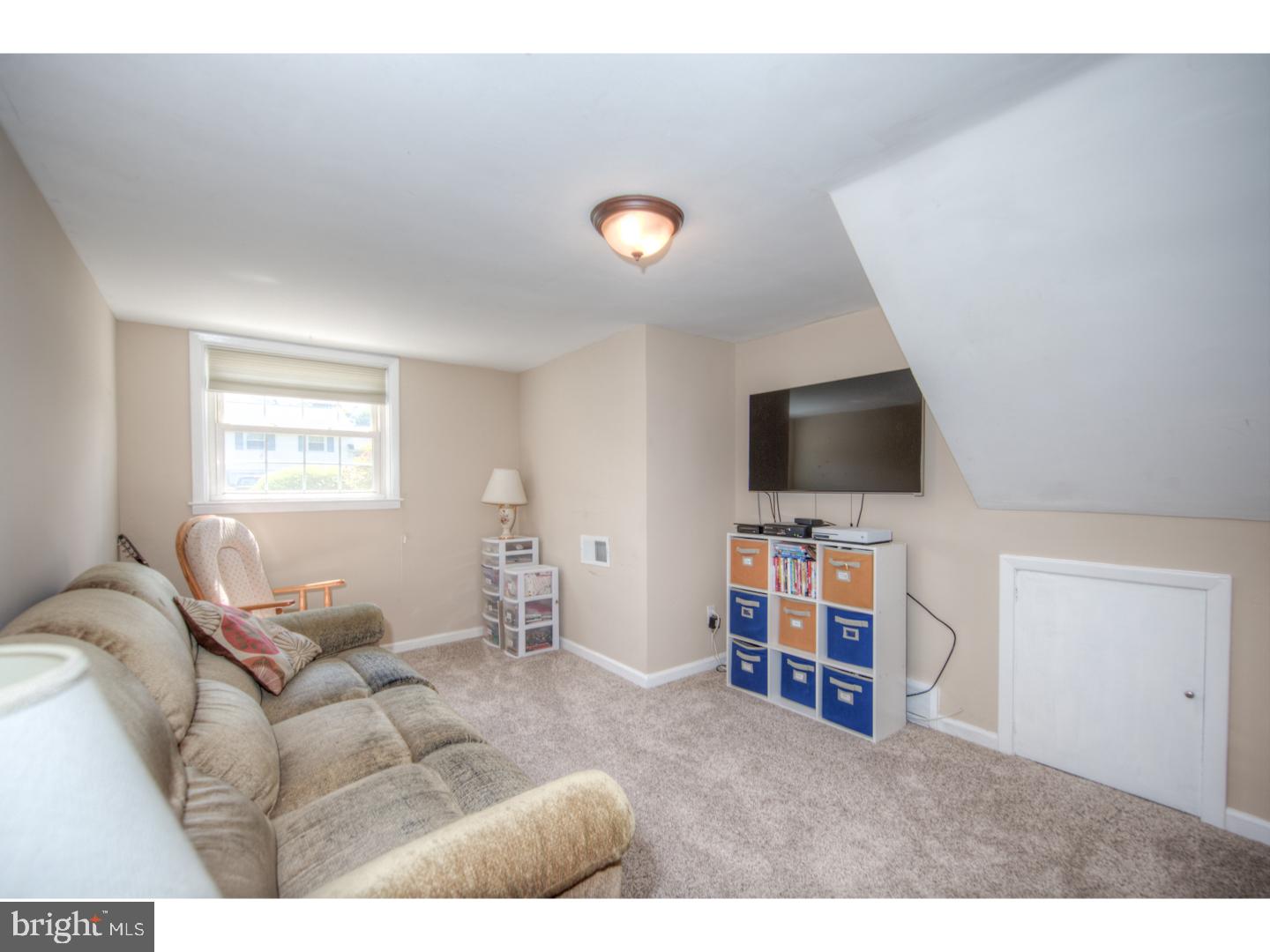705 Windsor Place Wallingford, PA 19086 - Photo 8 of 19 Family Room