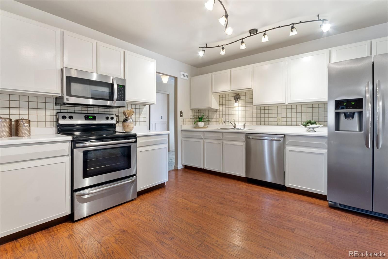 2072 West Ridge Road Littleton, CO 80120 - Photo 10 of 34 Gallery Image 10