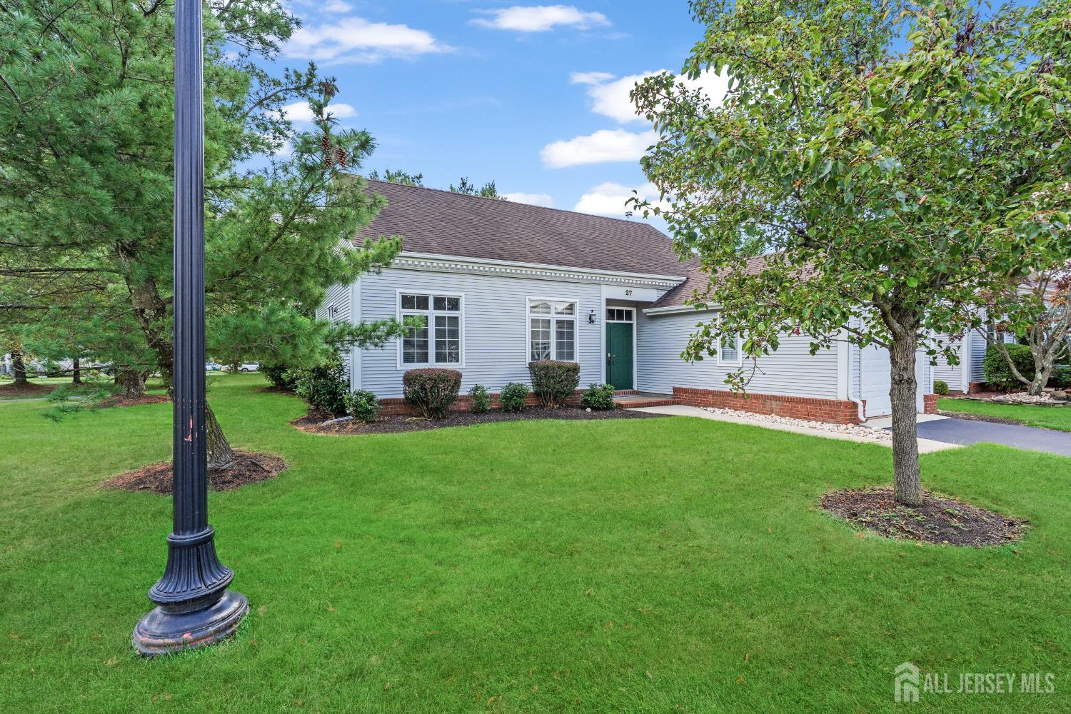 27 Winthrop Road Monroe Township, NJ 08831 - Photo 1 of 53 Gallery Image 1