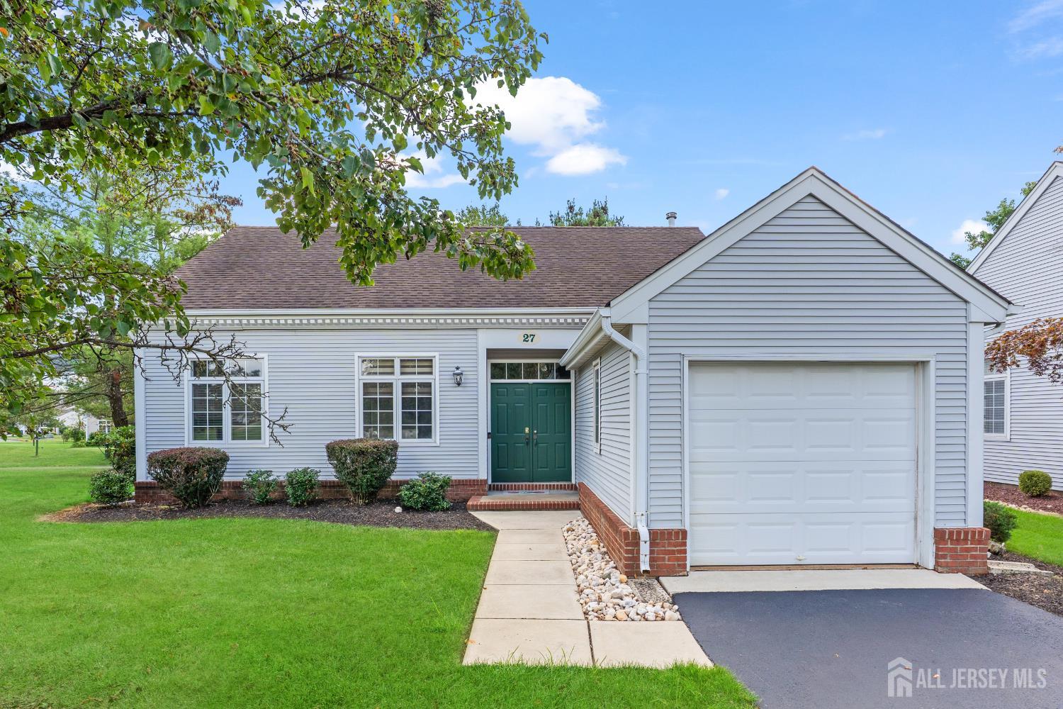 27 Winthrop Road Monroe Township, NJ 08831 - Photo 4 of 53 Gallery Image 4