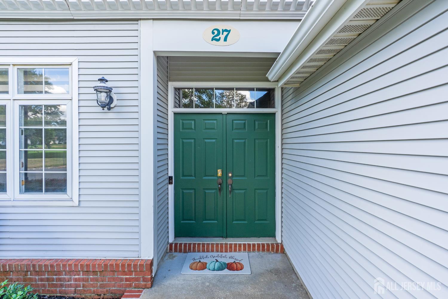 27 Winthrop Road Monroe Township, NJ 08831 - Photo 8 of 53 Gallery Image 8