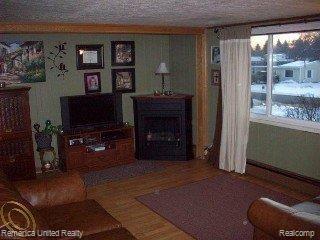 1830 Payson Road Walled Lake, MI 48390 - Photo 2 of 9 Family Room
