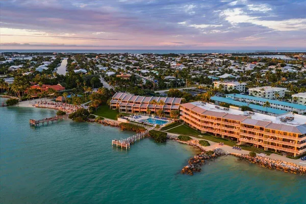 $699,000 | 1133 West Ocean Drive, Unit 7, Key Colony Beach, FL 33051