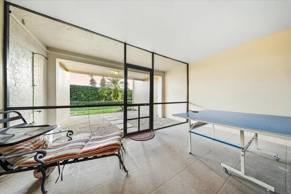 $699,000 | 1133 West Ocean Drive, Unit 7, Key Colony Beach, FL 33051