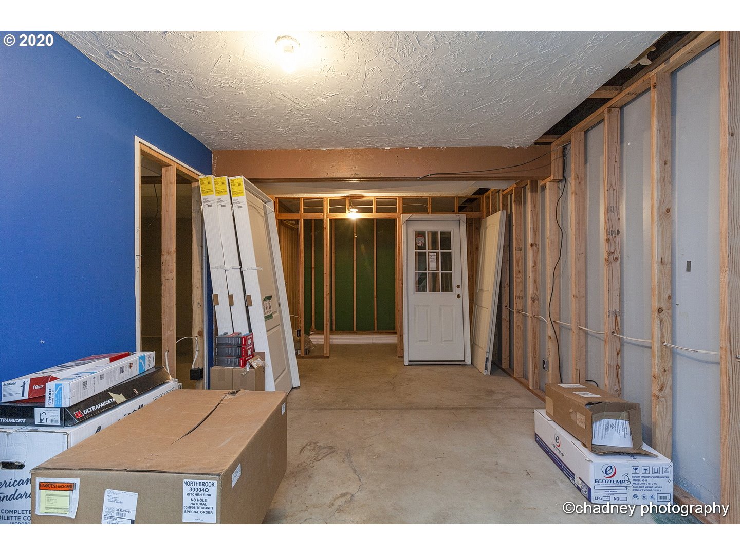 33833 Southeast Hurlburt Road Corbett, OR 97019 - Photo 22 of 32 a view of a room with gym equipment
