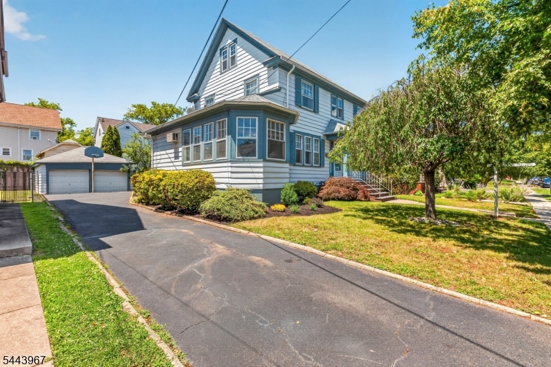 132 Hillside Road Elizabeth, NJ 07208 - Photo 3 of 29