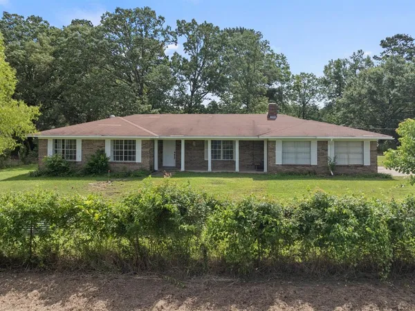 $299,900 | 191 Farm To Market 44, De Kalb, TX 75559