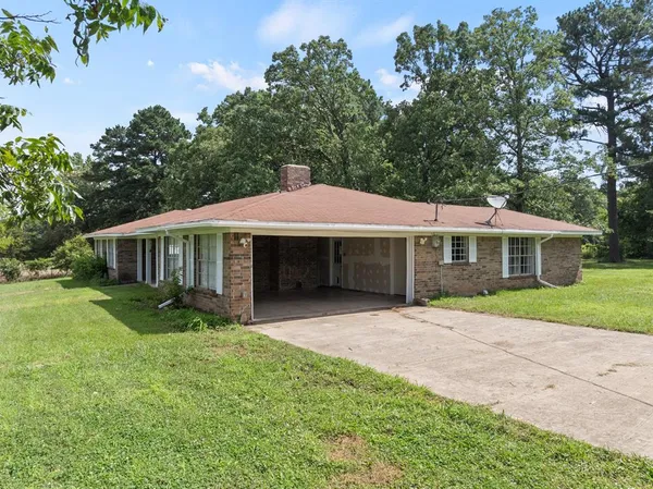 $299,900 | 191 Farm To Market 44, De Kalb, TX 75559