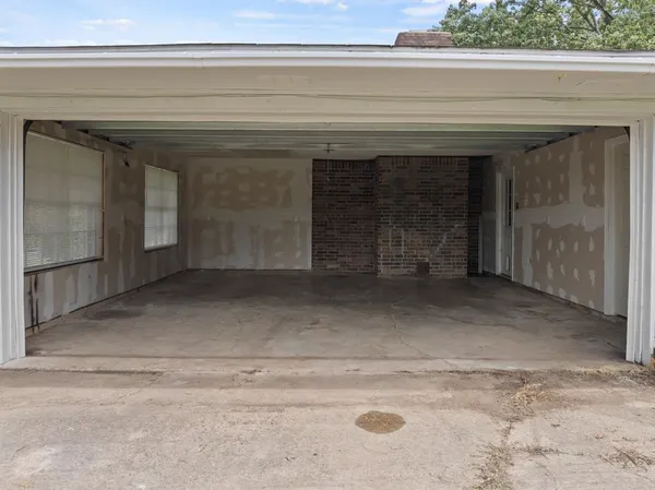 $299,900 | 191 Farm To Market 44, De Kalb, TX 75559