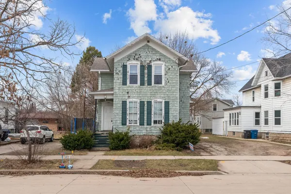 $184,900 | 709 Franklin Street, Oshkosh, WI 54901
