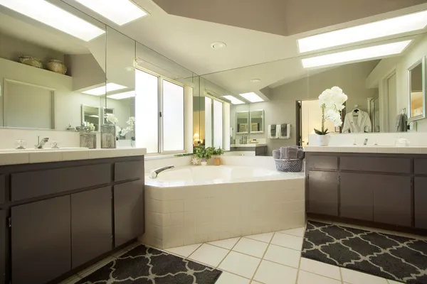 $590,000 | 794 Montana Vista Drive, Palm Desert, CA 92211