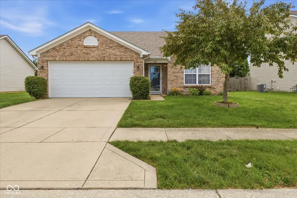 $330,000 | 2165 Catchfly Drive, Plainfield, IN 46168