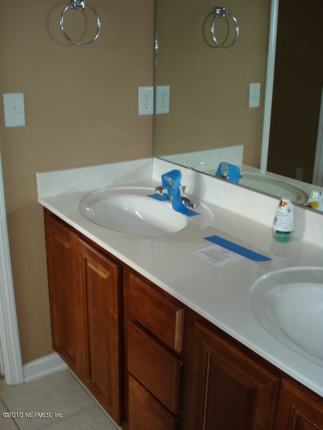 1554 Crichton Road West Jacksonville, FL 32221 - Photo 17 of 20 Full Bathroom 3 View 2