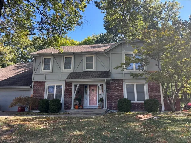 $475,000 | 7917 Westgate Drive, Lenexa, KS 66215