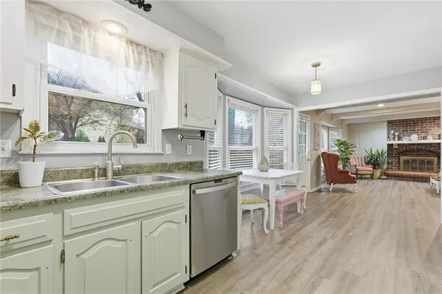 $449,500 | 7917 Westgate Drive, Lenexa, KS 66215