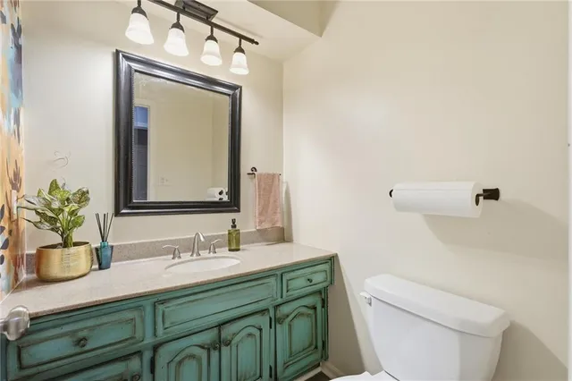 $449,500 | 7917 Westgate Drive, Lenexa, KS 66215