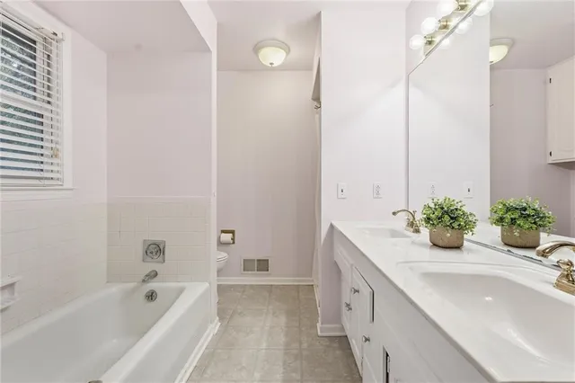 $449,500 | 7917 Westgate Drive, Lenexa, KS 66215