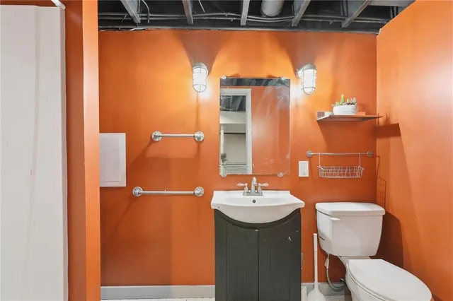 $449,500 | 7917 Westgate Drive, Lenexa, KS 66215