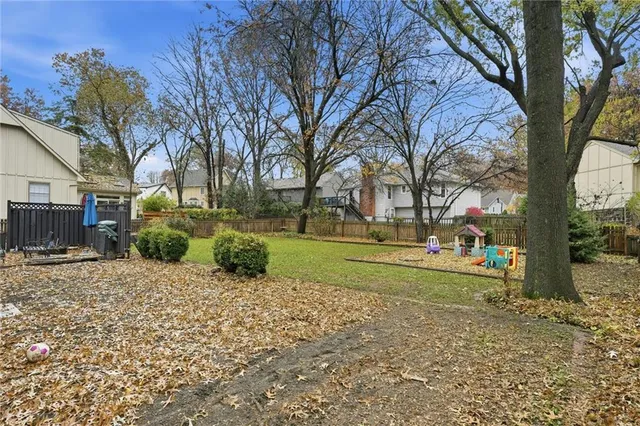 $449,500 | 7917 Westgate Drive, Lenexa, KS 66215