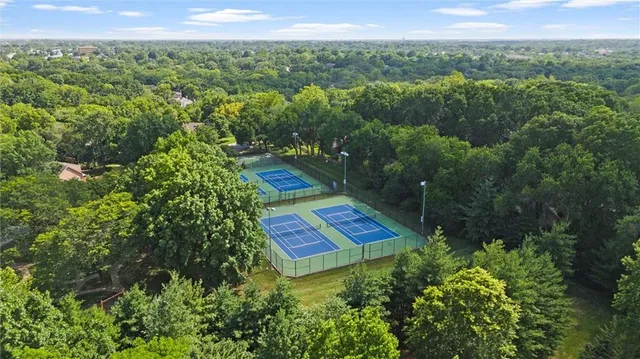 $449,500 | 7917 Westgate Drive, Lenexa, KS 66215