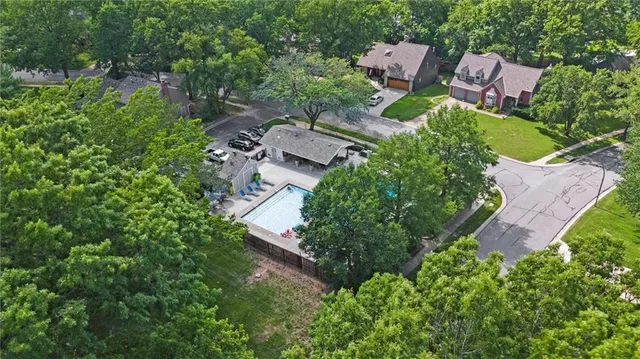 $449,500 | 7917 Westgate Drive, Lenexa, KS 66215