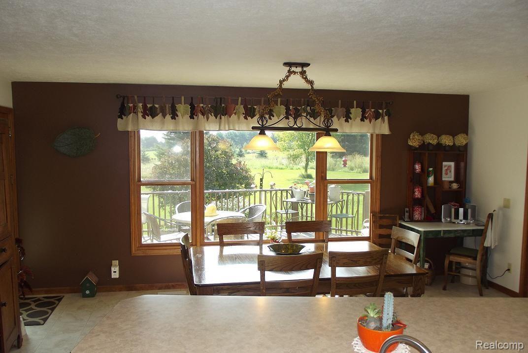 822 Tyrrell Road Bancroft, MI 48414 - Photo 3 of 9 820 Tyrell dining