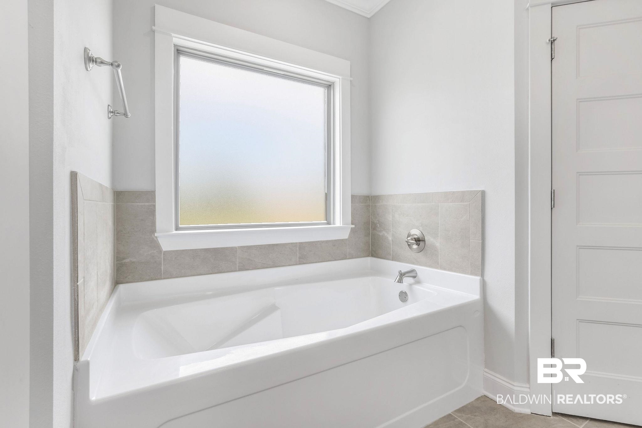 7781 Calverton Street Foley, AL 36535 - Photo 17 of 35 Soaking tub