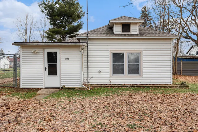 $128,900 | 206 Burr Oak Street, Mendon, MI 49072