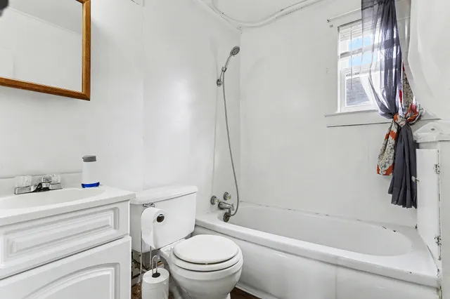 $122,000 | 206 Burr Oak Street, Mendon, MI 49072