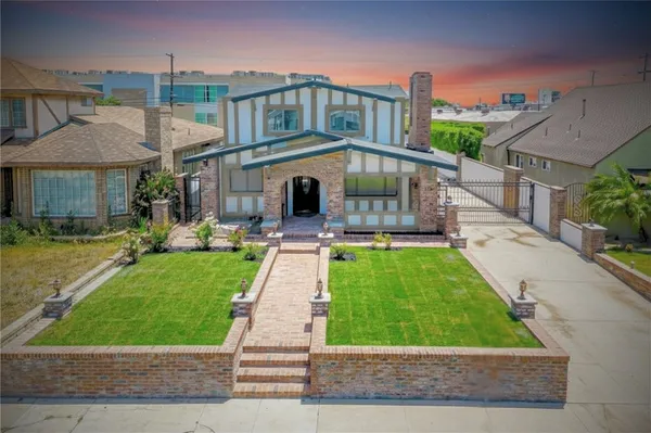 $1,299,000 | 5334 South Victoria Avenue, Los Angeles, CA 90043