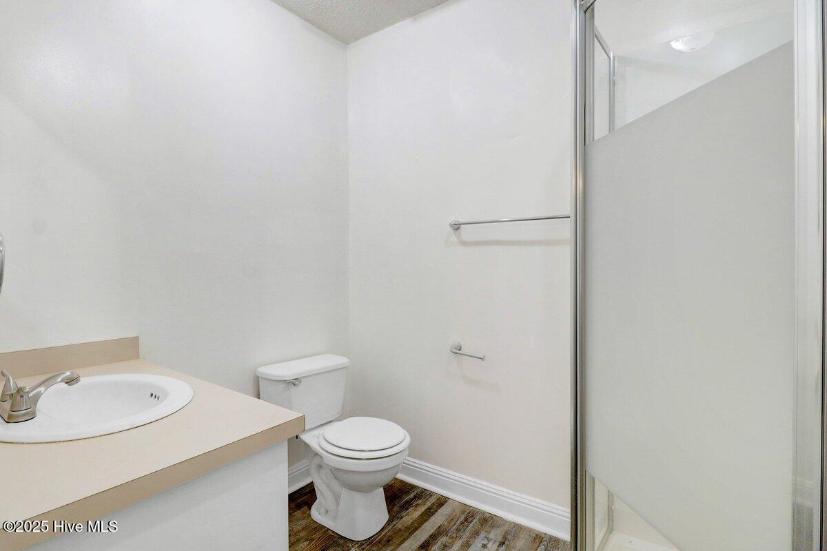1203 Sycamore Road Kinston, NC 28501 - Photo 14 of 28 Full bath off of the den