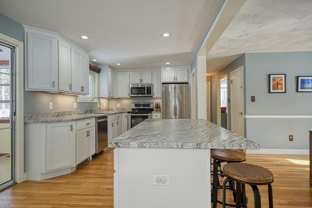 44 Beaverbrook Road Burlington, MA 01803 - Photo 12 of 42 Gallery Image 12