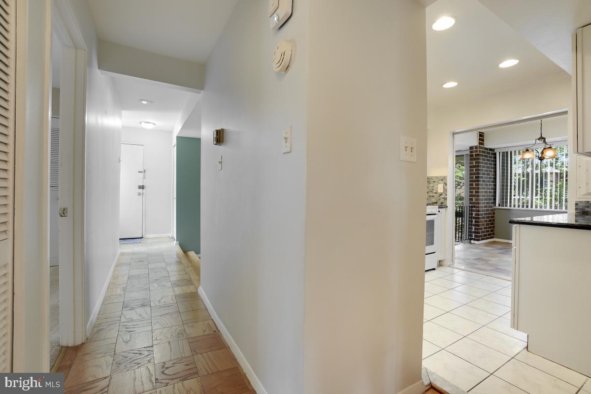 2103 Walsh View Terrace, Unit 16202 Silver Spring, MD 20902 - Photo 23 of 30