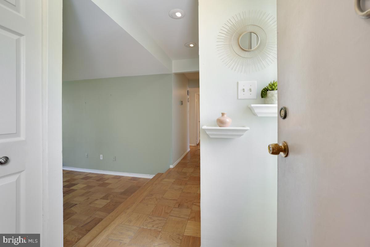 2103 Walsh View Terrace, Unit 16202 Silver Spring, MD 20902 - Photo 3 of 30